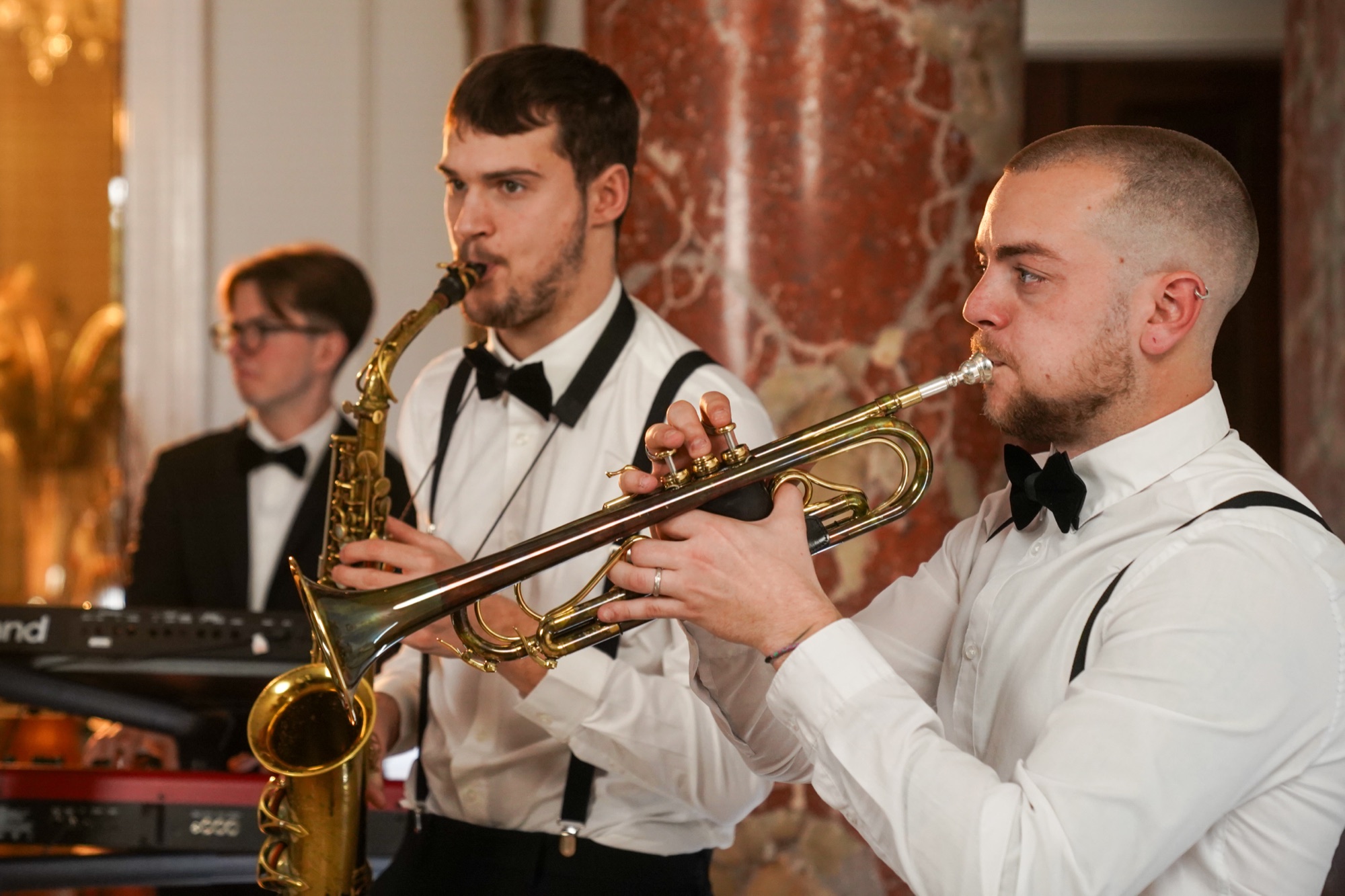 Groove & Tonic live